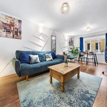 Quirky Canary 2Bed, Free Parking, Smart Tv & Games Лондон Екстериор снимка