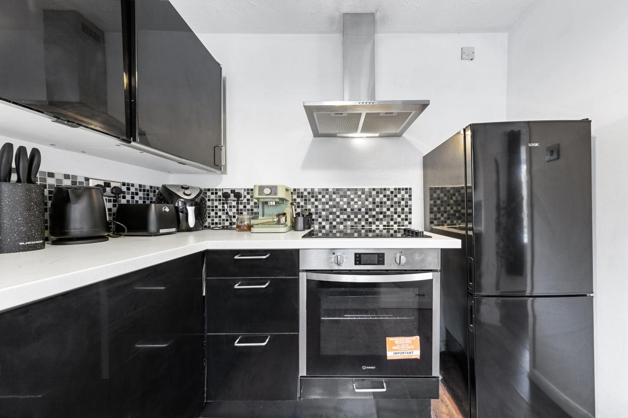 Quirky Canary 2Bed, Free Parking, Smart Tv & Games Лондон Екстериор снимка