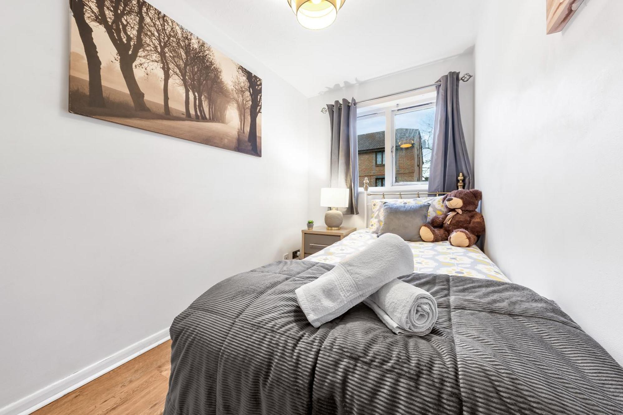 Quirky Canary 2Bed, Free Parking, Smart Tv & Games Лондон Екстериор снимка