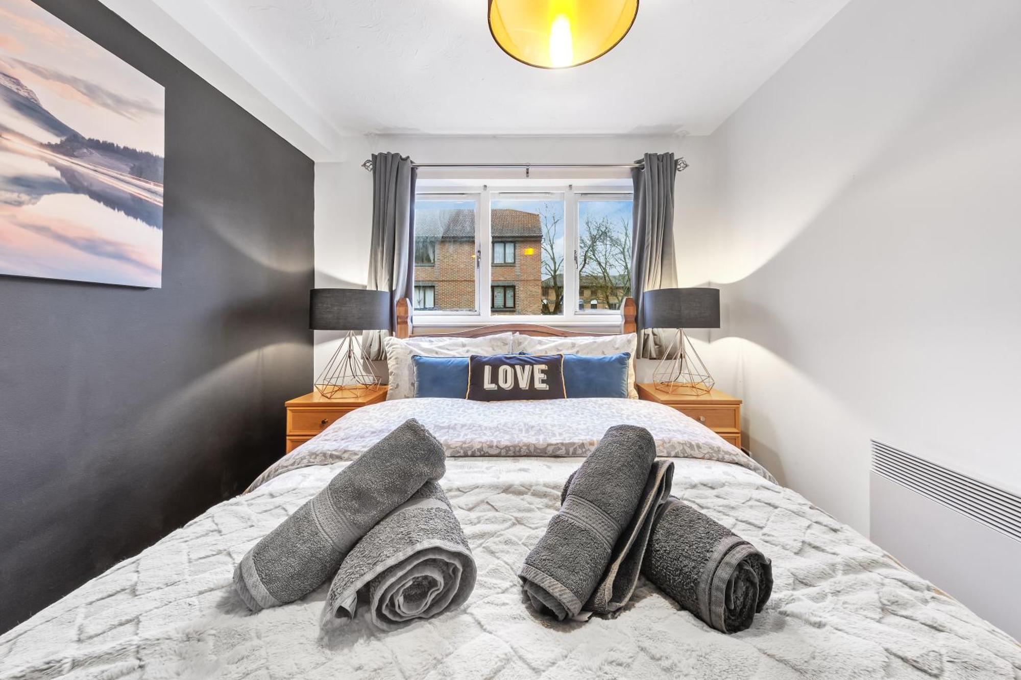 Quirky Canary 2Bed, Free Parking, Smart Tv & Games Лондон Екстериор снимка