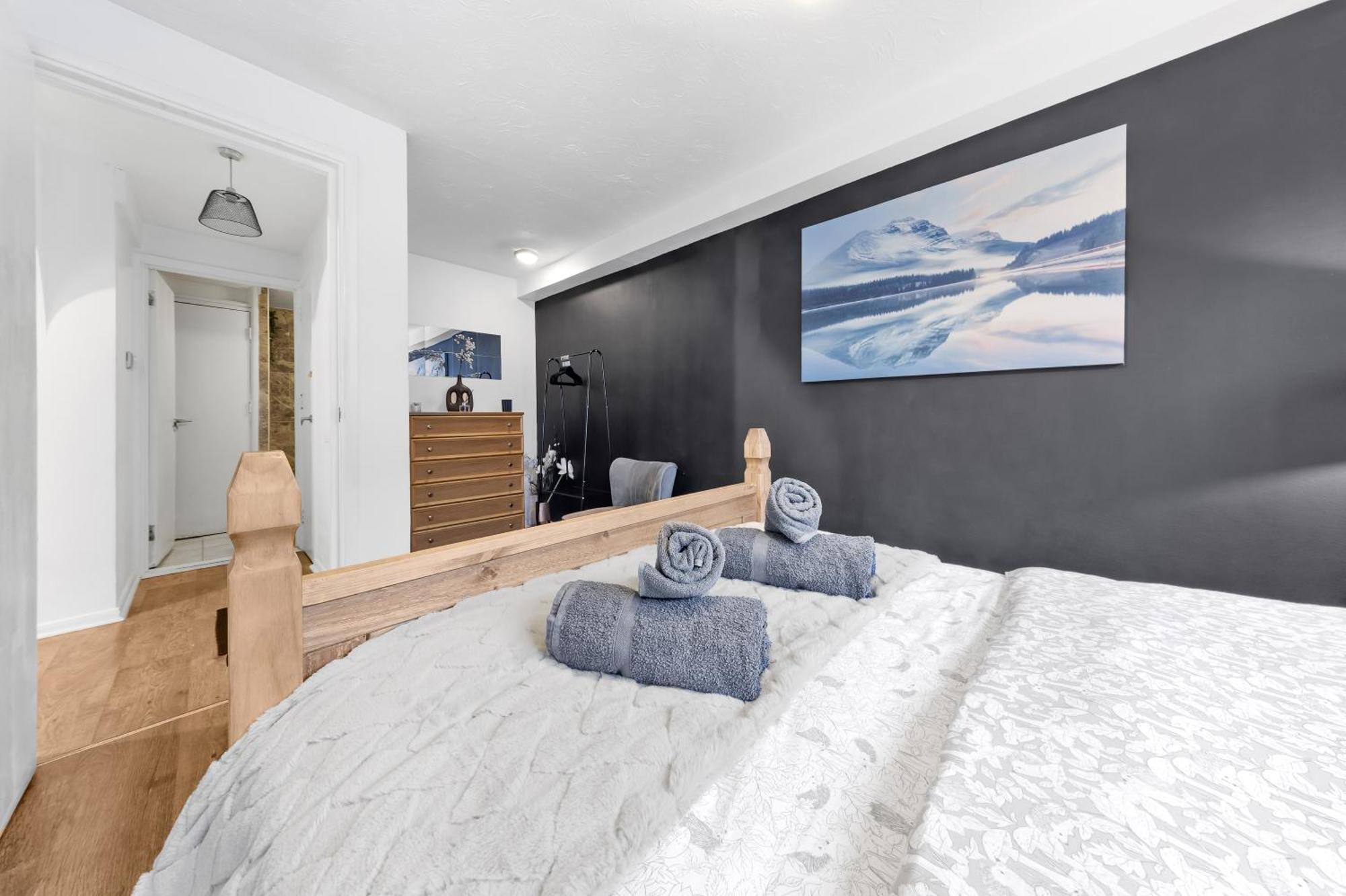 Quirky Canary 2Bed, Free Parking, Smart Tv & Games Лондон Екстериор снимка