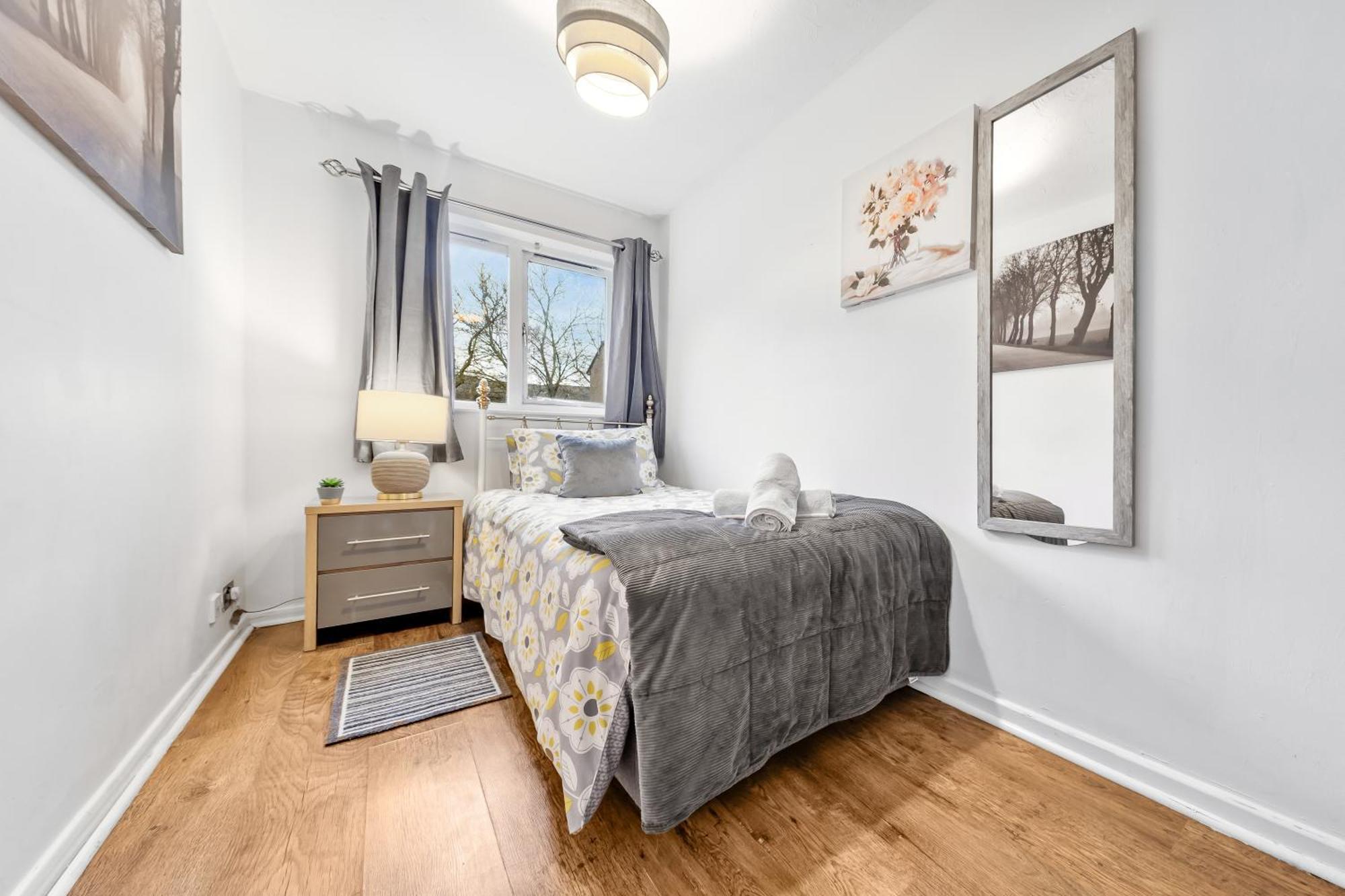 Quirky Canary 2Bed, Free Parking, Smart Tv & Games Лондон Екстериор снимка